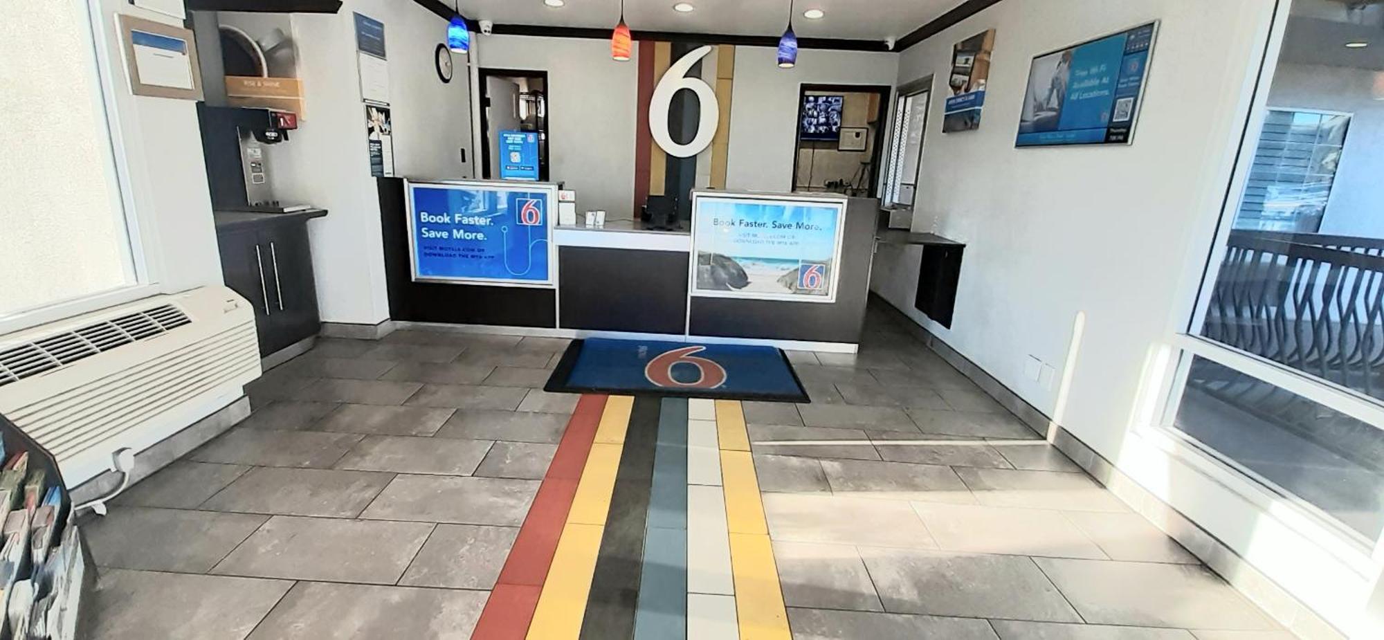 Motel 6 San Diego, Ca Airport Harbor Buitenkant foto