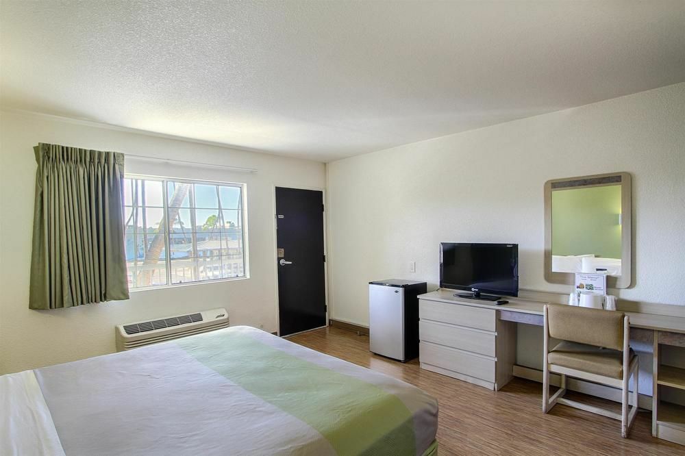 Motel 6 San Diego, Ca Airport Harbor Buitenkant foto