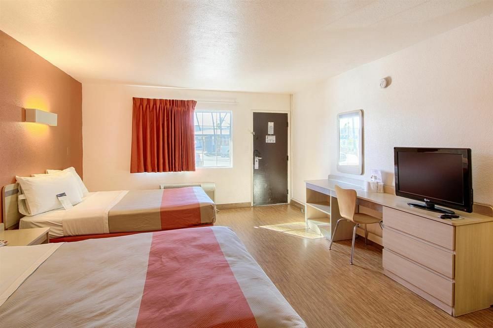 Motel 6 San Diego, Ca Airport Harbor Buitenkant foto