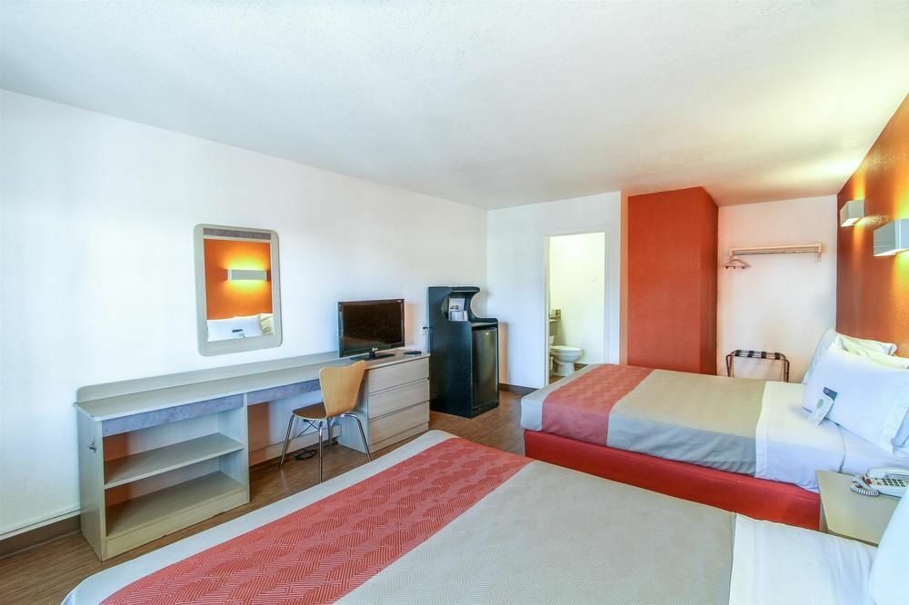 Motel 6 San Diego, Ca Airport Harbor Buitenkant foto